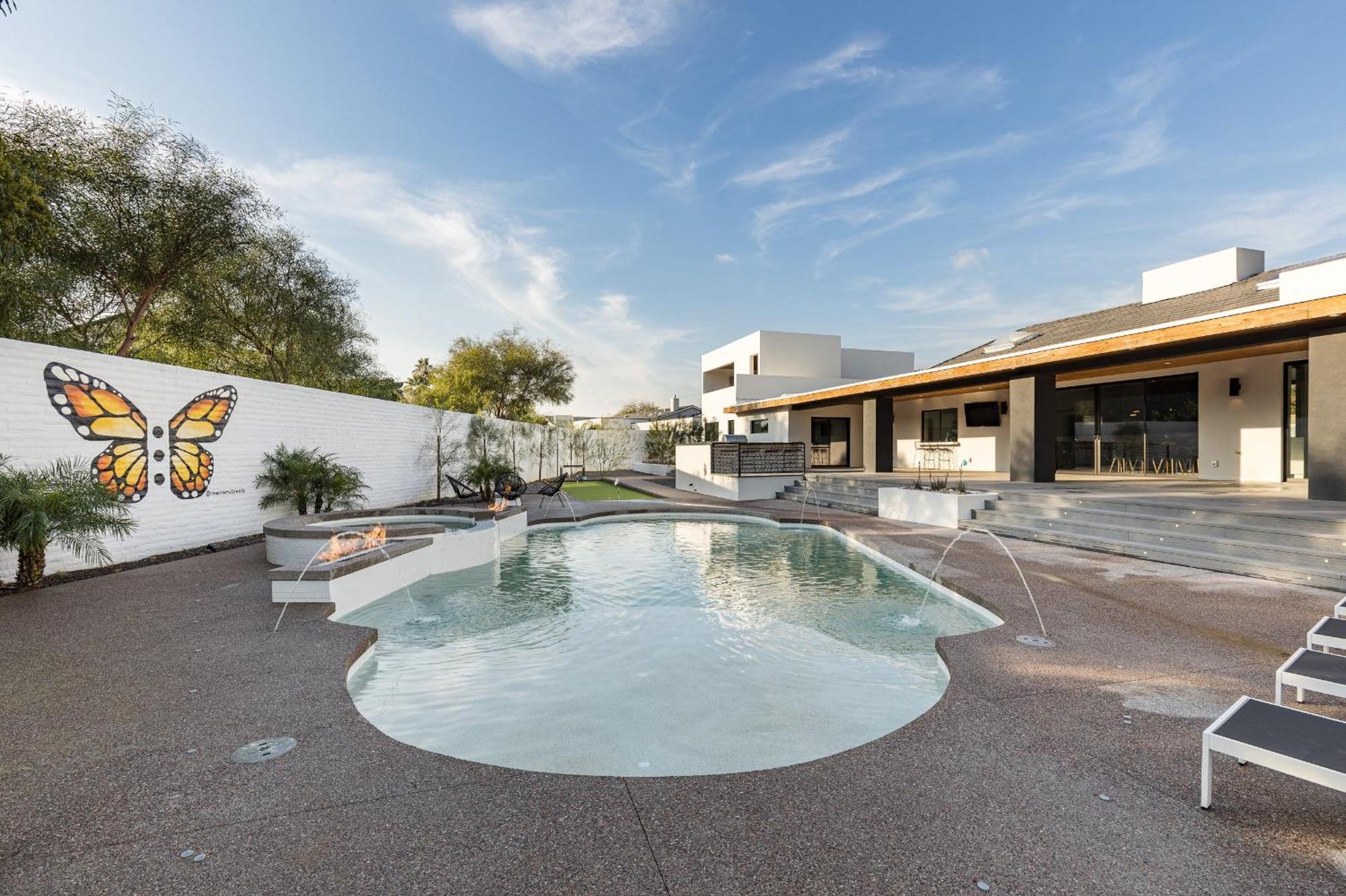Luxury Micro-Resort, Theater, Sauna, Heated Pool Phoenix Exterior photo