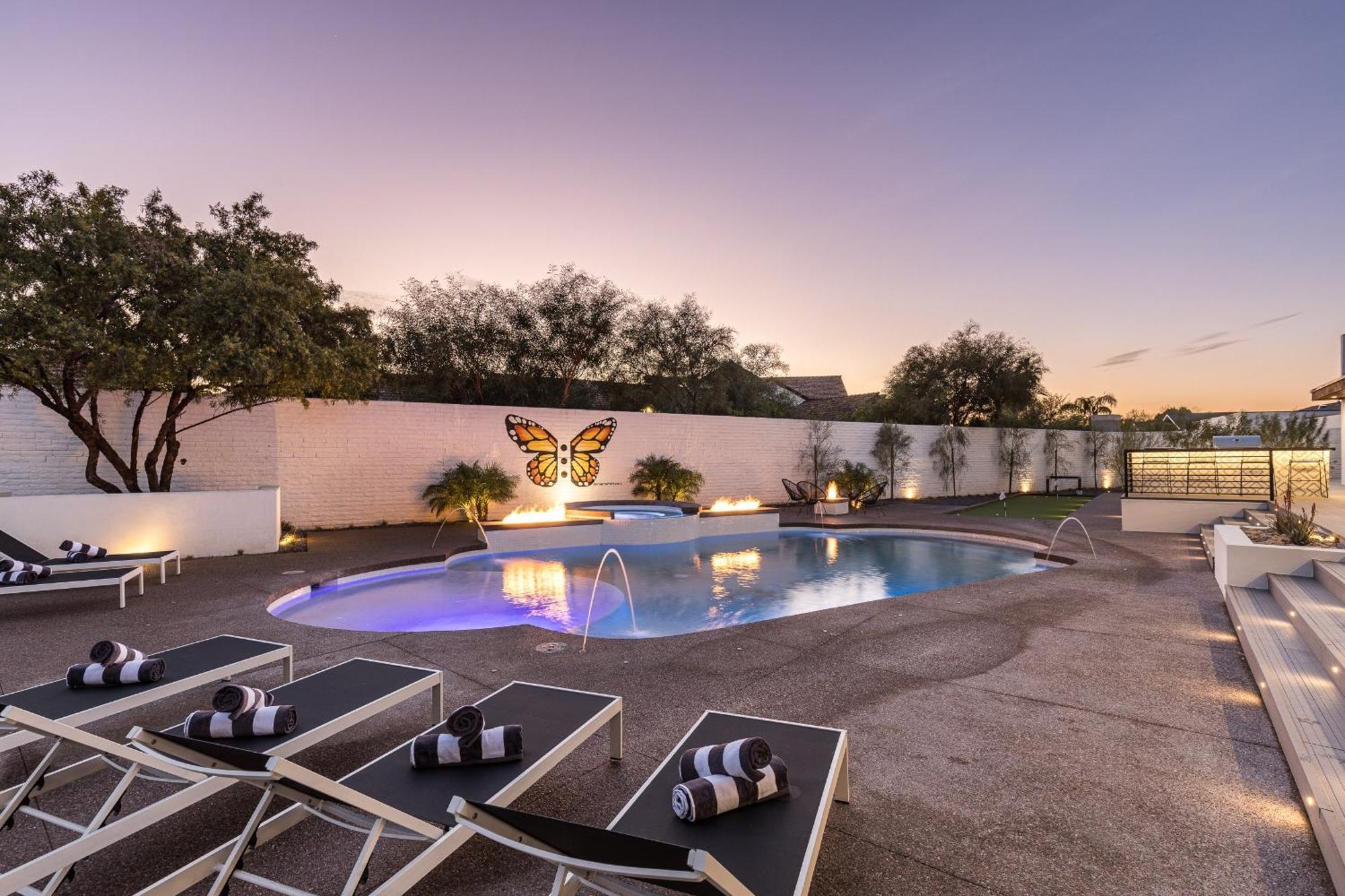 Luxury Micro-Resort, Theater, Sauna, Heated Pool Phoenix Exterior photo